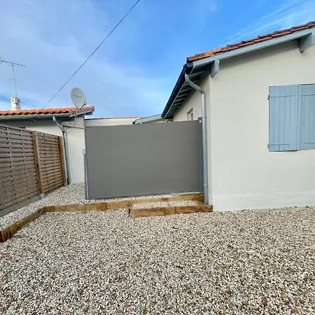 게스트하우스 Maisonnette De L'aiguillon